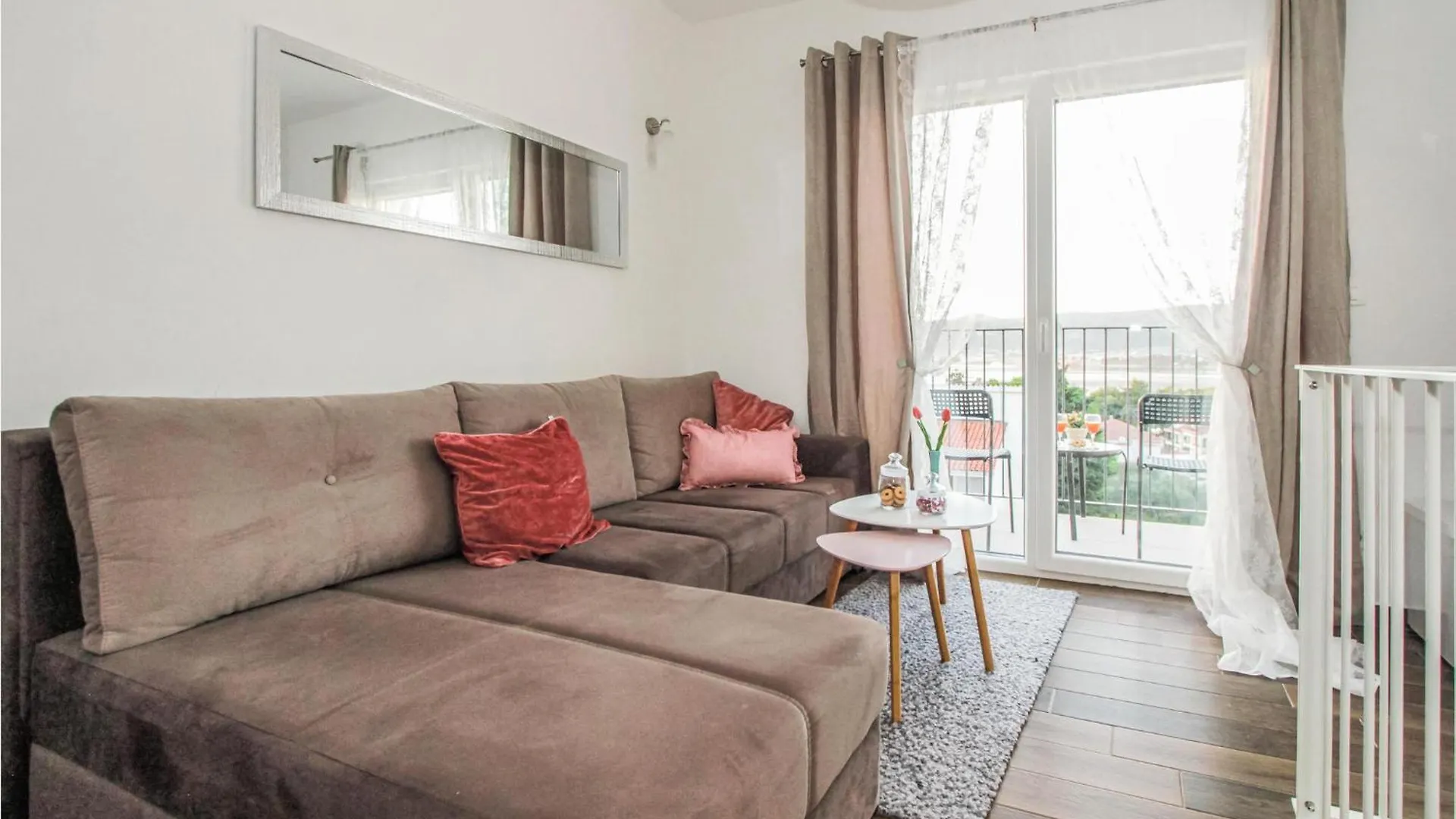 Gorgeous Apartment In Okrug Gornji With Wifi Trogir