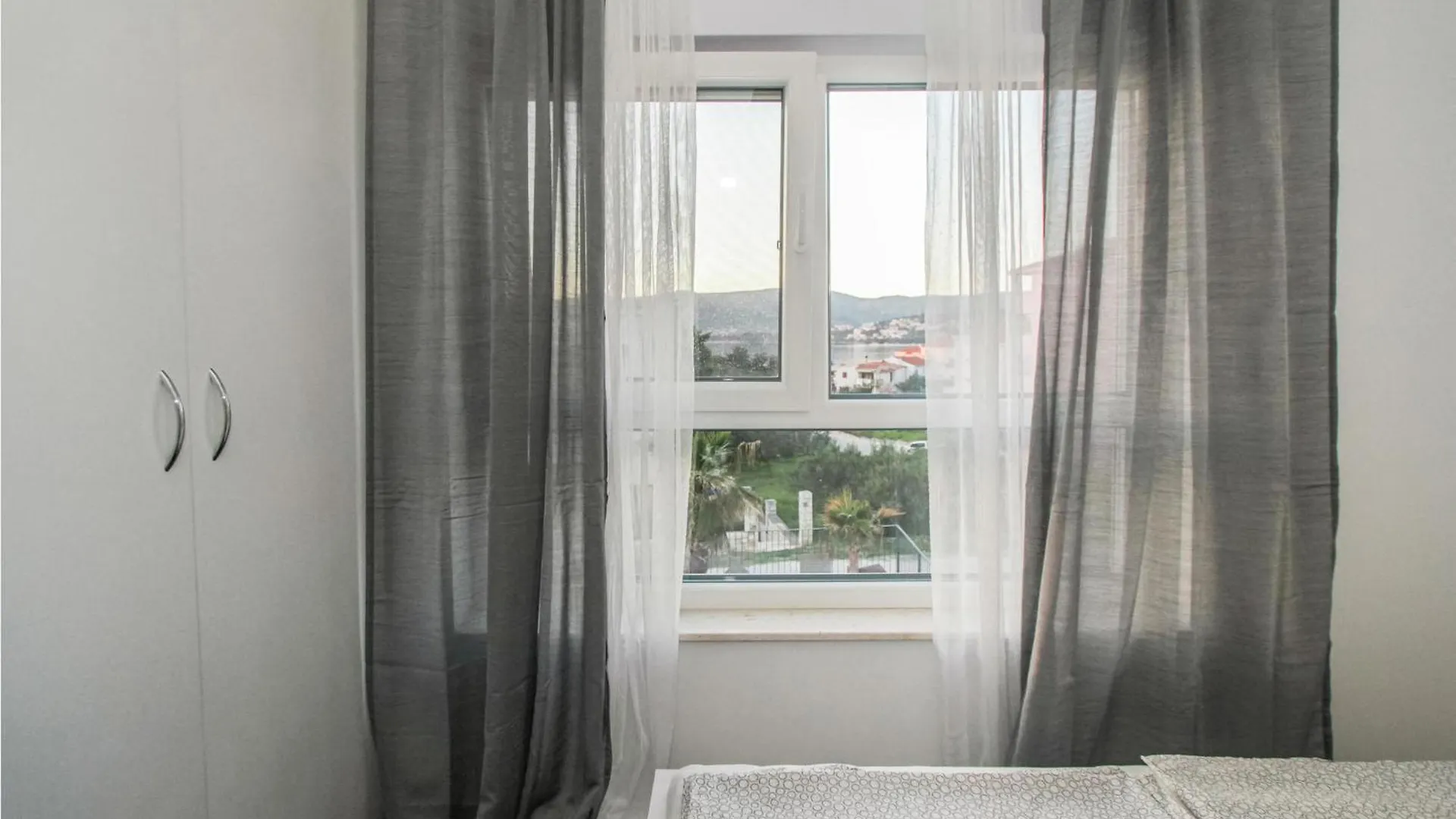 Gorgeous Apartment In Okrug Gornji With Wifi Trogir 0*,  Chorvatsko